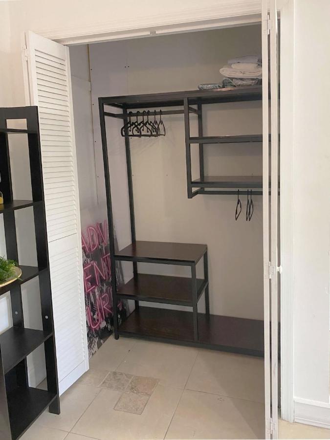 Private Suite W/ Full Backyard, Bbq, 5Min From Mia Miami Kültér fotó