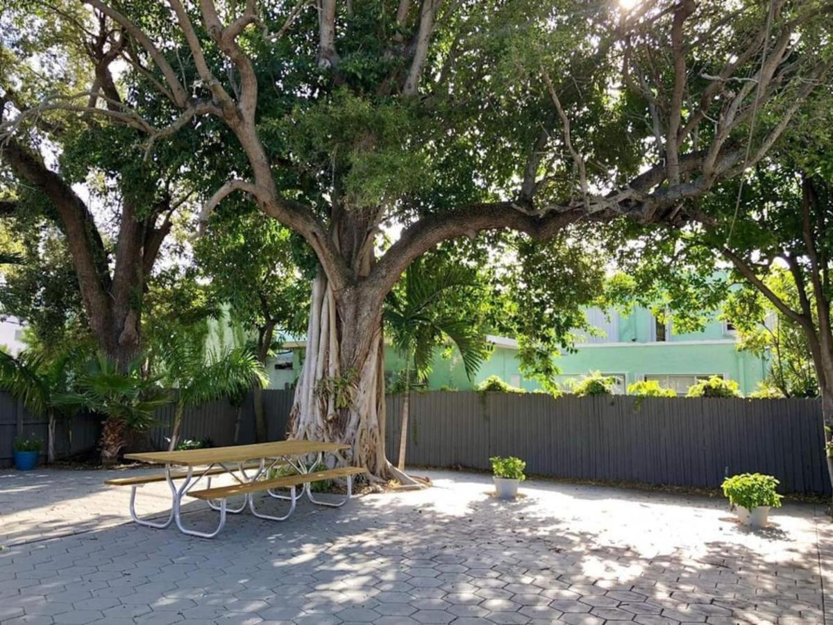 Private Suite W/ Full Backyard, Bbq, 5Min From Mia Miami Kültér fotó
